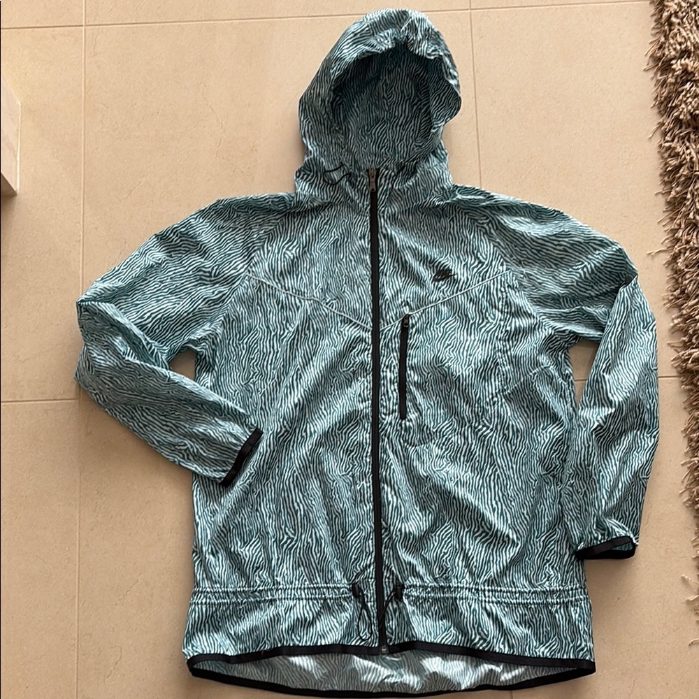 Nike Zebra Print Hooded Jacket - Blue/Green and Off White size XL. Never worn.